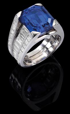 A diamond ring with a sapphire c. 12 ct - Klenoty