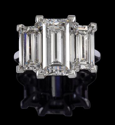 A diamond ring, total weight c. 8.14 ct - Jewellery