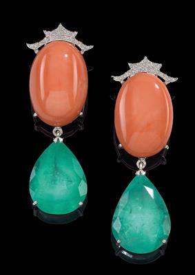 A pair of coral, brilliant and emerald pendant ear clips - Klenoty