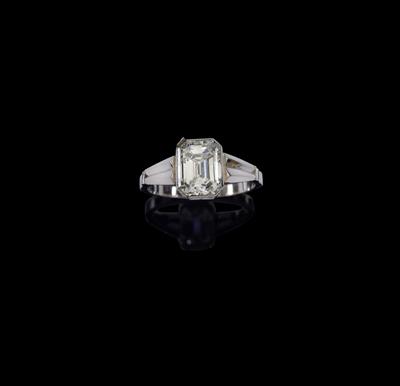 An emerald-cut diamond solitaire 3.01 ct - Jewellery