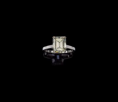 An emerald-cut diamond solitaire c. 3.90 ct - Klenoty