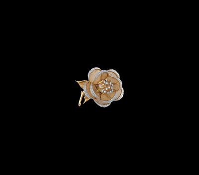 A diamond floral brooch with movable parts, total weight c. 2.40 ct - Gioielli