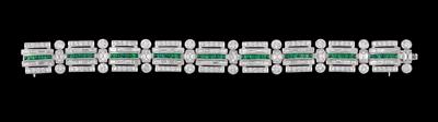 A diamond and emerald bracelet - Jewellery