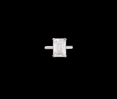 A diamond solitaire c. 5.72 ct - Gioielli