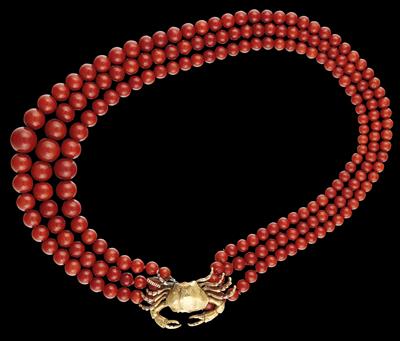 A coral crab necklace - Gioielli