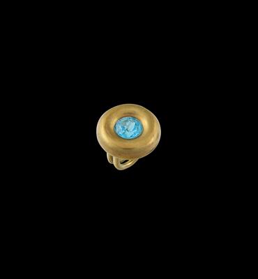 A topaz ring by Manfred Seitner, c. 10 ct - Gioielli