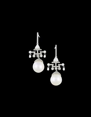A pair of South Sea cultured pearl and diamond ear stud pendants - Gioielli