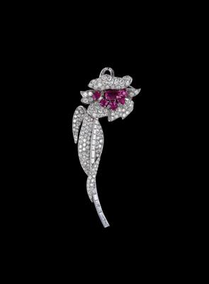 A diamond floral brooch with untreated rubies total weight c. 2.50 ct from an old European aristocratic collection - Klenoty
