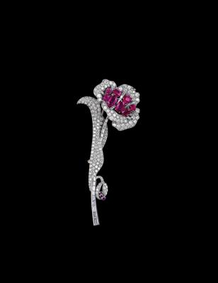 A diamond floral brooch with untreated rubies total weight c. 4.50 ct from an old European aristocratic collection - Klenoty