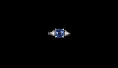 A diamond ring with an untreated sapphire c. 4.02 ct - Gioielli