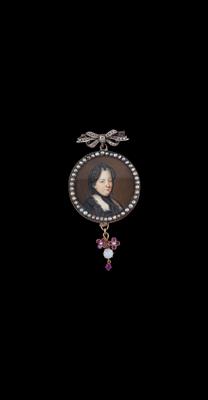 A medallion with the portrait of Archduchess Maria Theresa as a widow, from an old European aristocratic collection - Klenoty