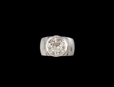 An Old-Cut Brilliant Solitaire Ring c. 4.60 ct - Jewellery