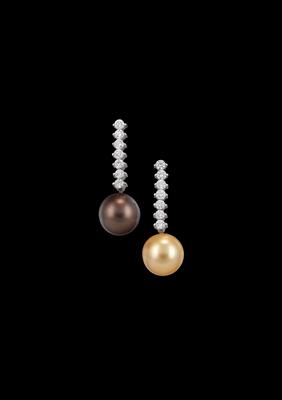 A Pair of Brilliant and Cultured Pearl Ear Pendants - Klenoty