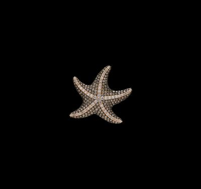 A Brilliant Starfish Pendant, Total Weight c. 9.08 ct - Jewellery