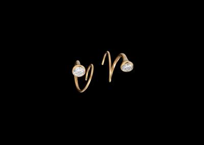 A Pair of Brilliant Solitaire Design Earrings, Total Weight c. 1.11 ct - Klenoty