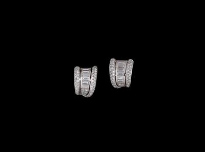 A Pair of Diamond Earclips, Total Weight c. 4.50 ct - Jewellery