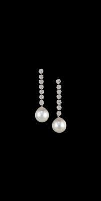 A Pair of South Sea Cultured Pearl and Brilliant Pendant Ear Studs - Klenoty