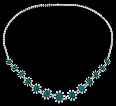 A Diamond and Emerald Necklace - Gioielli