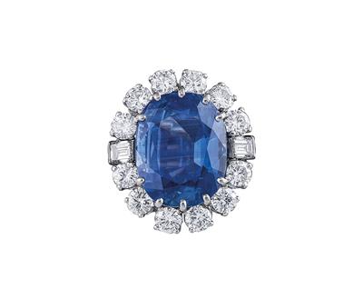 A Sapphire and Diamond Ring - Gioielli