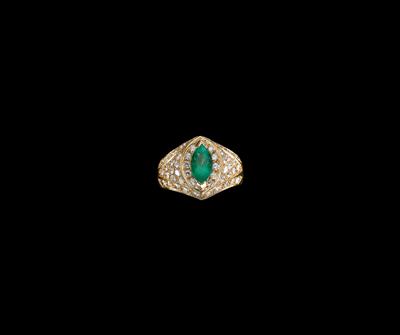 A Brilliant and Emerald Ring by Bulgari - Klenoty