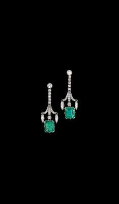 A Pair of Diamond and Emerald Ear Pendants - Jewellery