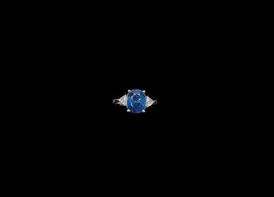 A Diamond Ring with Untreated Sapphire c. 5.10 ct - Gioielli