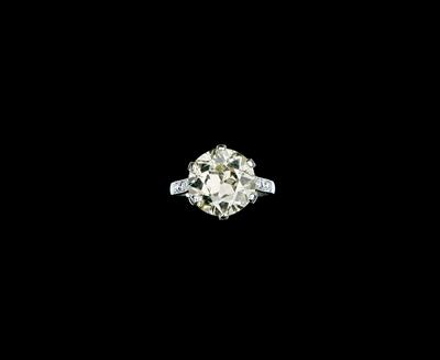 An Old-Cut Brilliant Ring c. 5.30 ct - Jewellery