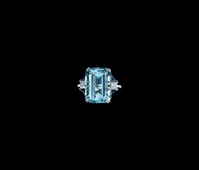 An Aquamarine Ring, c. 16 ct - Jewellery