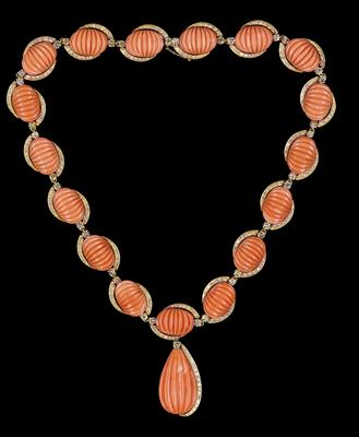 A Brilliant and Coral Necklace - Gioielli