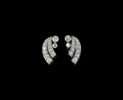 A Pair of Brilliant Ear Clips, Total Weight c. 5.90 ct - Jewellery