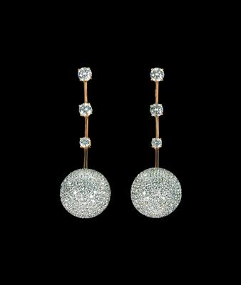 A Pair of Brilliant Pendant Ear Studs, Total Weight c. 9 ct - Jewellery