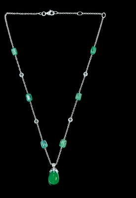 A Brilliant and Emerald Necklace - Gioielli