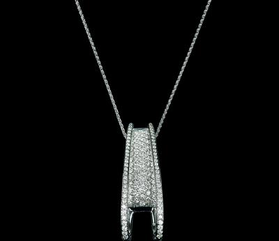 A Brilliant Pendant, Total Weight c. 3 ct - Jewellery