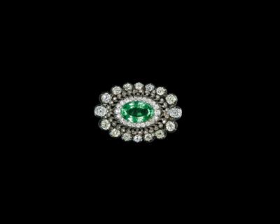 A Diamond and Emerald Brooch - Jewellery
