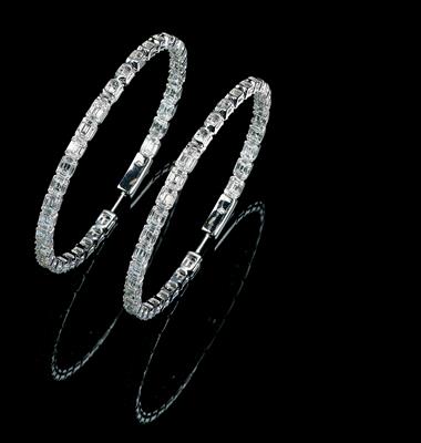 A Pair of Diamond Hoop Earrings, Total Weight c. 13 ct - Gioielli