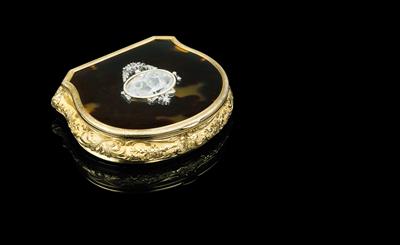 A Fine Diamond Rhomb and Tortoiseshell Lidded Box - Jewellery