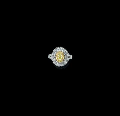 A Natural Fancy Light Yellow Diamond Ring 0.92 ct - Klenoty
