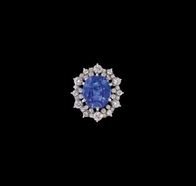 An Old-Cut Diamond Ring with Untreated Colour-Changing Sapphire c. 20 ct - Gioielli