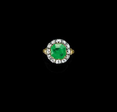 An Old-Cut Diamond and Emerald Ring - Gioielli