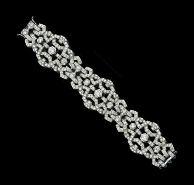 A Brilliant Bracelet, Total Weight c. 17 ct - Jewellery