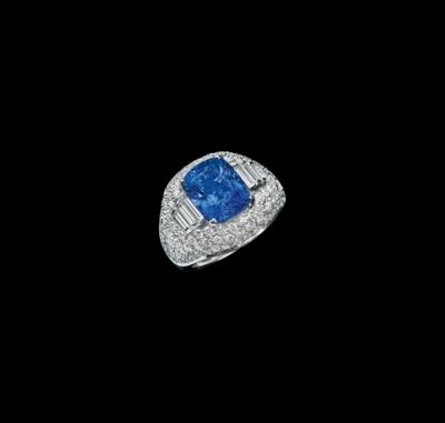 A Brilliant Ring with Untreated Sapphire c. 7.50 ct - Jewellery