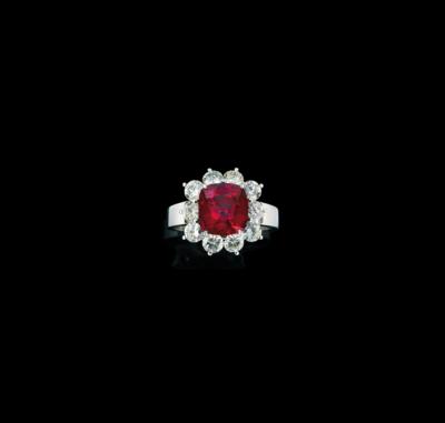 A Brilliant Ring with Untreated Spinel c. 3.24 ct - Jewellery