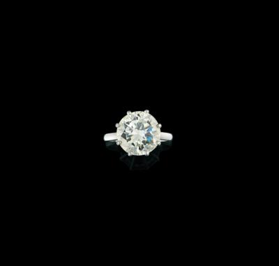 A Brilliant Solitaire Ring c. 8.20 ct - Jewellery