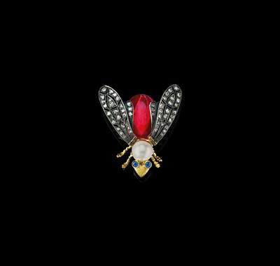 A Fly Brooch - Jewellery