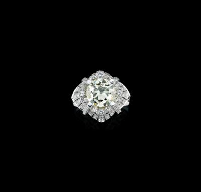 A Diamond Ring, Total Weight c. 7.20 ct - Jewellery