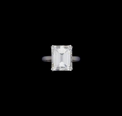 A Diamond Solitaire Ring 6.01 ct - Gioielli