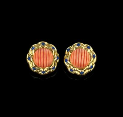 A Pair of Coral and Sapphire Ear Clips by Moroni - Klenoty