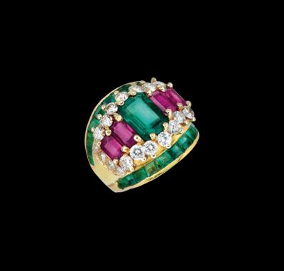 An Emerald and Ruby Ring by Moroni - Gioielli