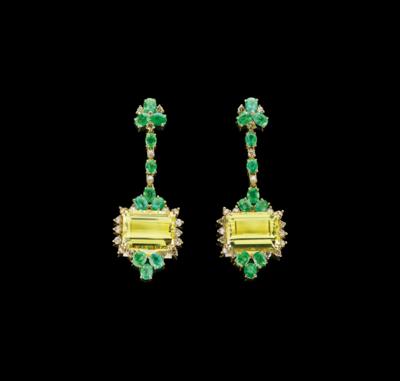 A Pair of Emerald and Heliodor Ear Stud Pendants - Klenoty