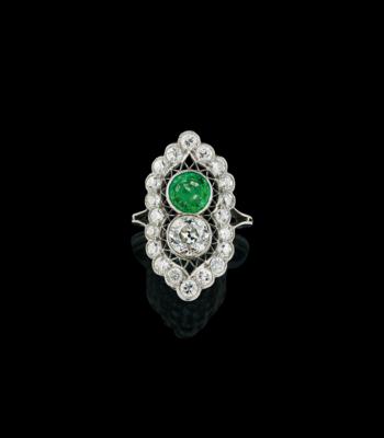 An old-cut diamond and emerald ring - Jewels